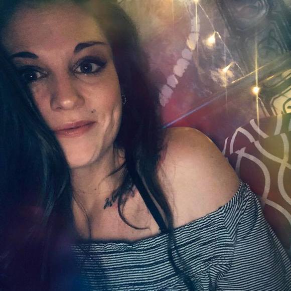 Meet your Posher, Krystal - Picture 1 of 1